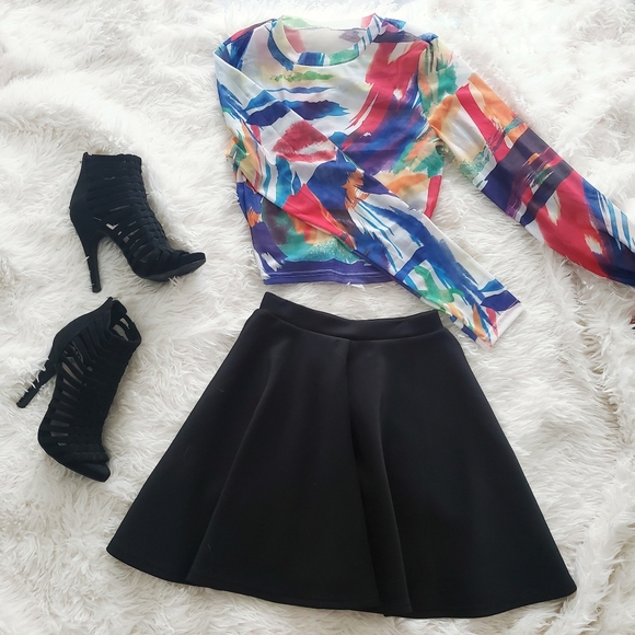 *NEW* Women's Sheer Long Sleeve Crop Top Graffiti Print, Small - Picture 3 of 4